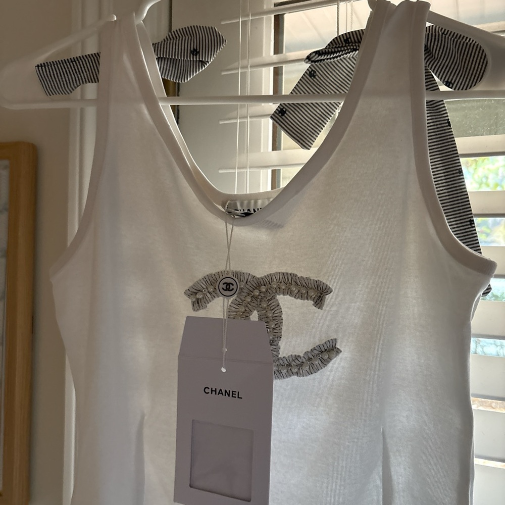 CHANEL White Sleeveless Top with Logo